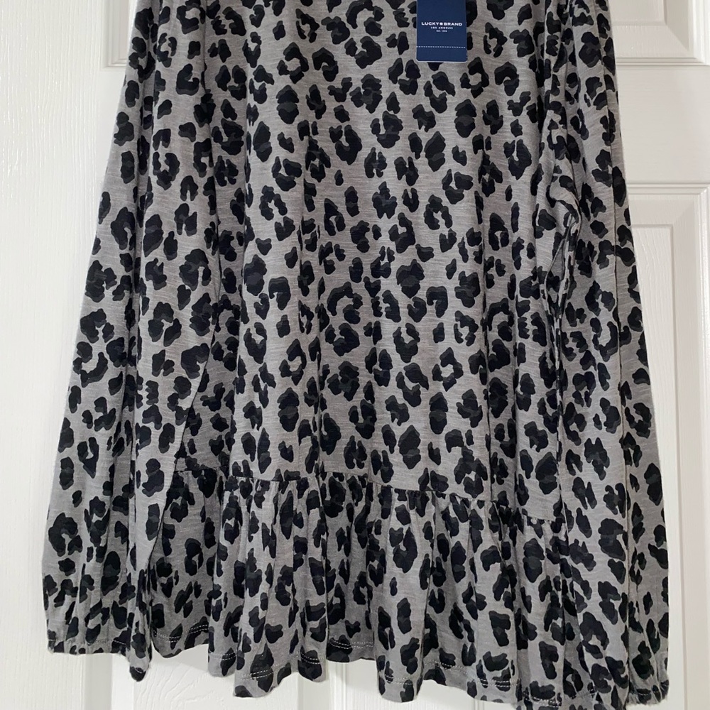 - Lucky Brand/ Leopard Long Sleeve Top - Picture 2 of 9